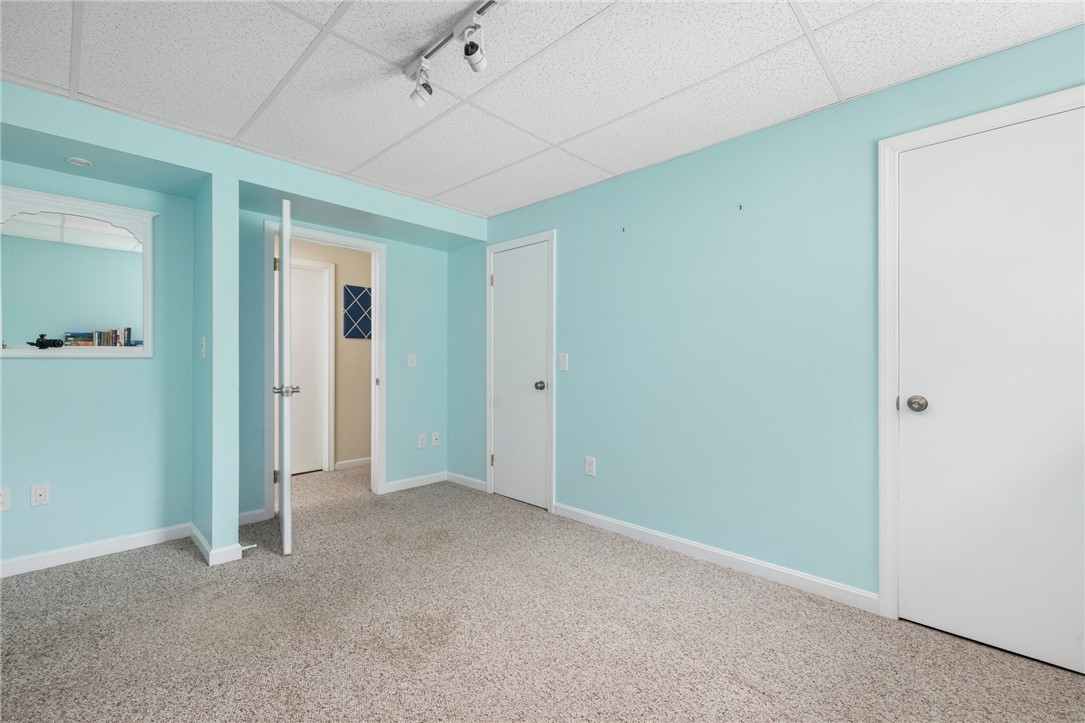 North Kingstown, Rhode Island, 02874, United States, 3 Bedrooms Bedrooms, ,2 BathroomsBathrooms,Residential,For Sale,1906008