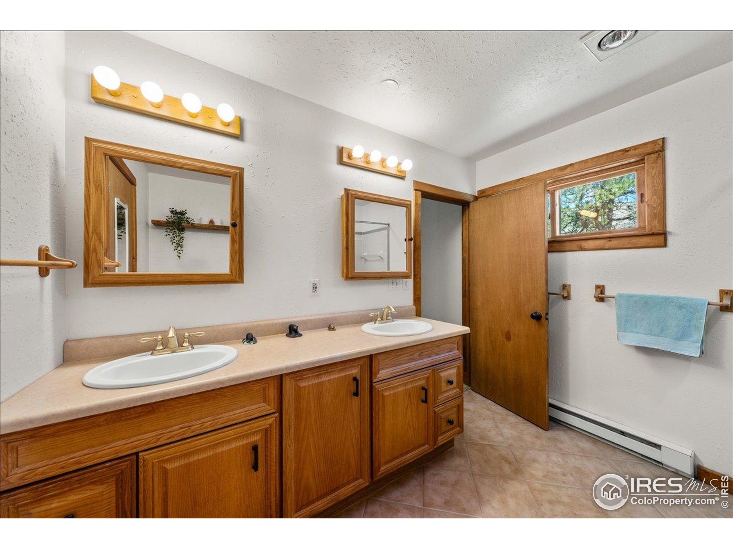 Drake, Colorado, 80515, United States, 3 Bedrooms Bedrooms, ,2 BathroomsBathrooms,Residential,For Sale,1820085