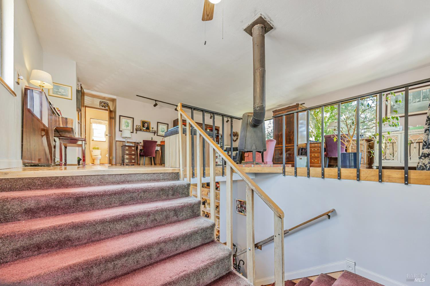 Sebastopol, California, 95472, United States, 3 Bedrooms Bedrooms, ,3 BathroomsBathrooms,Residential,For Sale,1993560