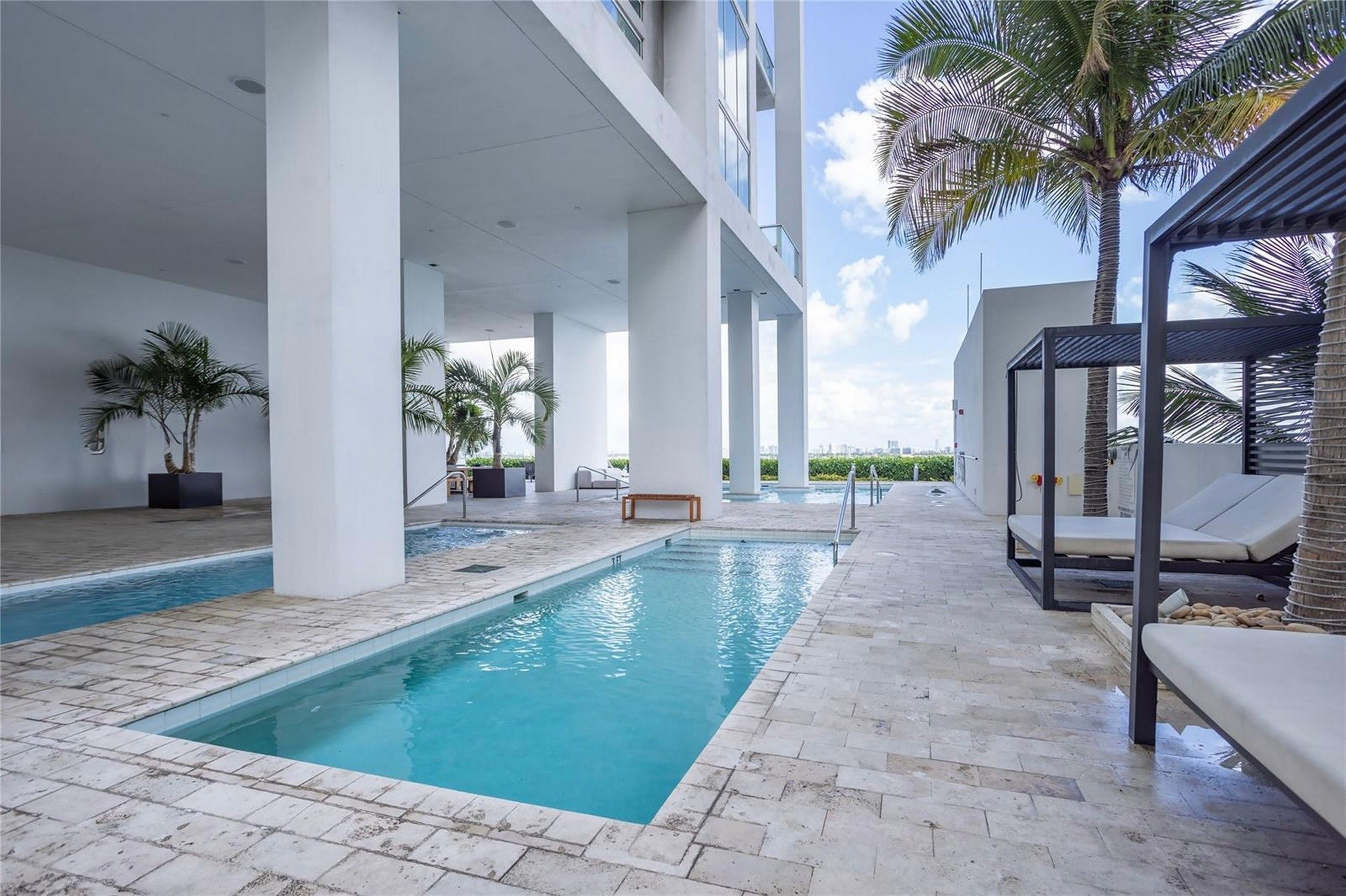  1040 Biscayne Blvd, Miami, FL, 33132 - 物件實景