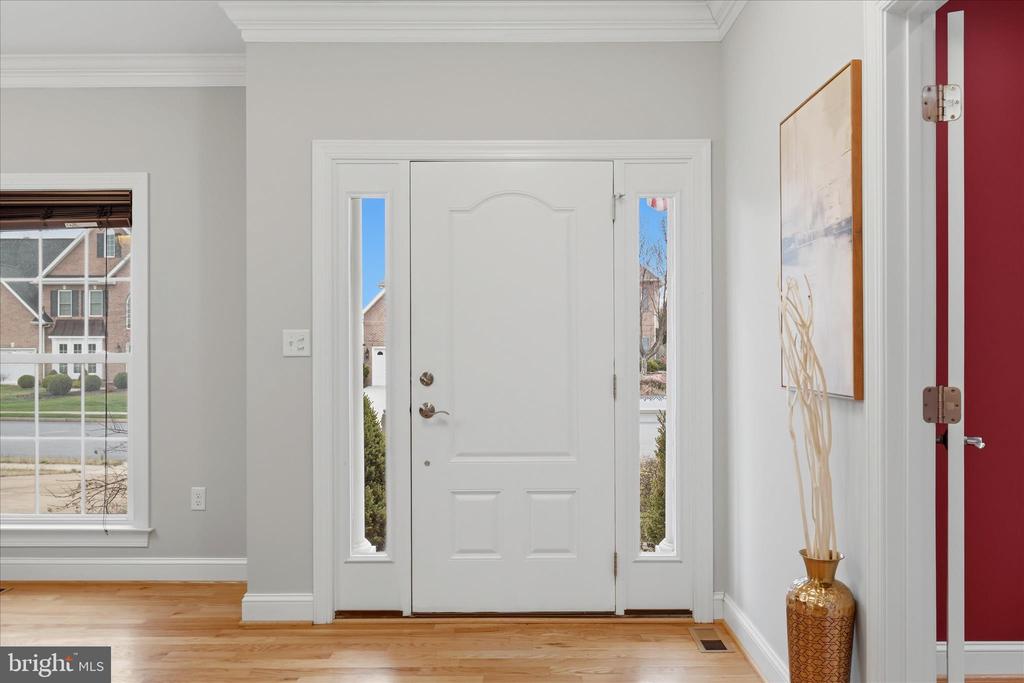 Winchester, Virginia, 22602, United States, 6 Bedrooms Bedrooms, ,5 BathroomsBathrooms,Residential,For Sale,2032756
