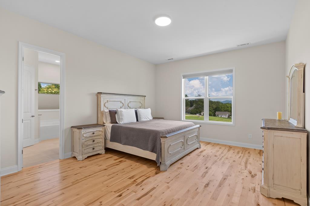 Blairsville, Georgia, 30512, United States, 3 Bedrooms Bedrooms, ,3 BathroomsBathrooms,Residential,For Sale,1846972
