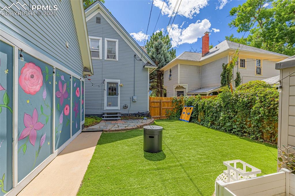 Colorado Springs, Colorado, 80903, United States, 3 Bedrooms Bedrooms, ,2 BathroomsBathrooms,Residential,For Sale,1949887