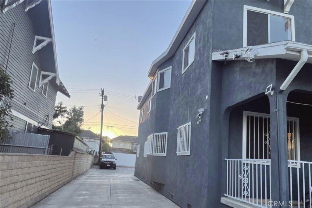 1411 S Harvard Boulevard, Los Angeles, California, 90006, United States, 9 Bedrooms Bedrooms, ,2 BathroomsBathrooms,Residential,For Sale,1411 S Harvard Boulevard,1655602