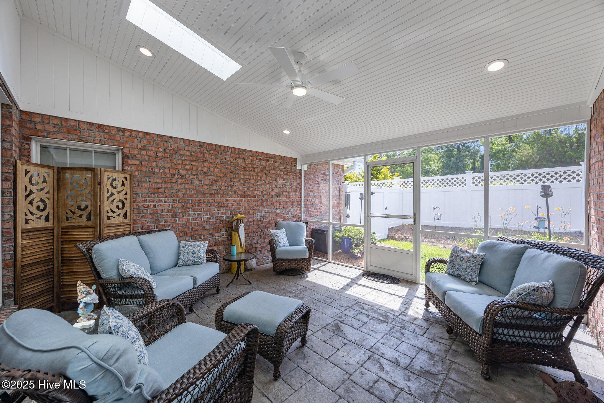 New Bern, North Carolina, 28562, United States, 4 Bedrooms Bedrooms, ,3 BathroomsBathrooms,Residential,For Sale,1858153