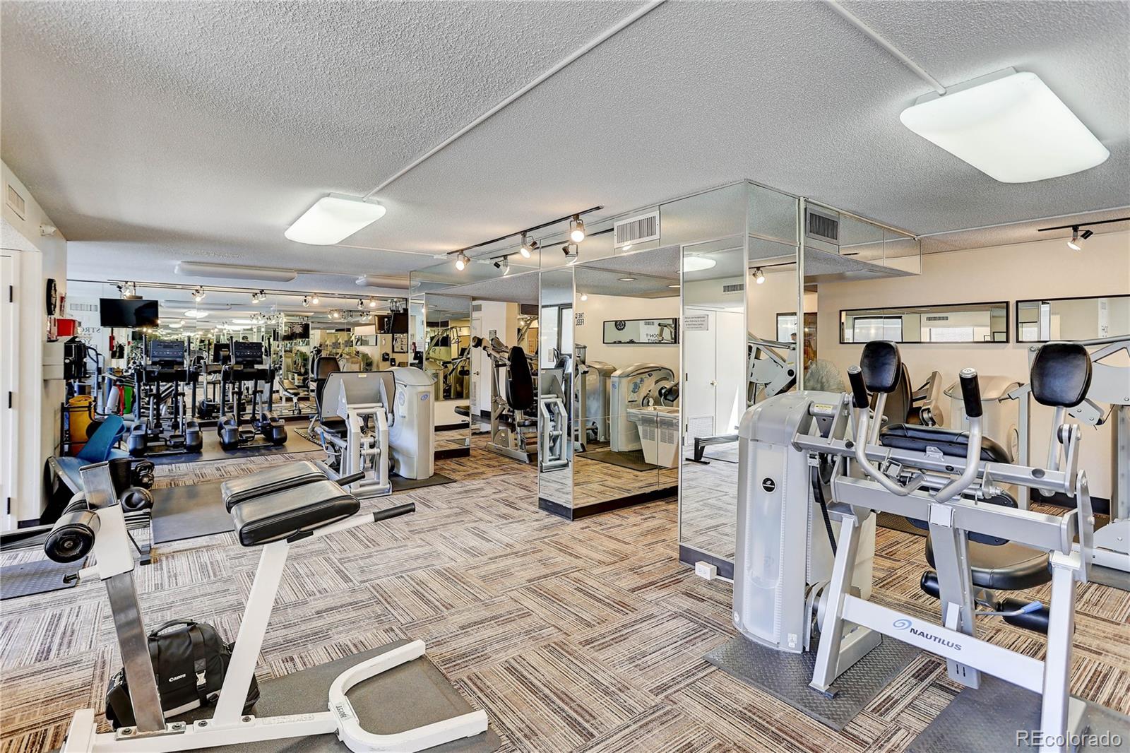 Denver, Colorado, 80202, United States, 1 Bedroom Bedrooms, ,2 BathroomsBathrooms,Residential,For Sale,1804678
