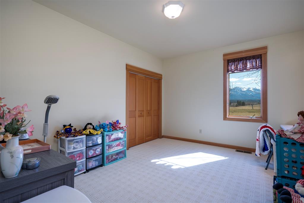 Polson, Montana, 59860, United States, 4 Bedrooms Bedrooms, ,4 BathroomsBathrooms,Residential,For Sale,1930633