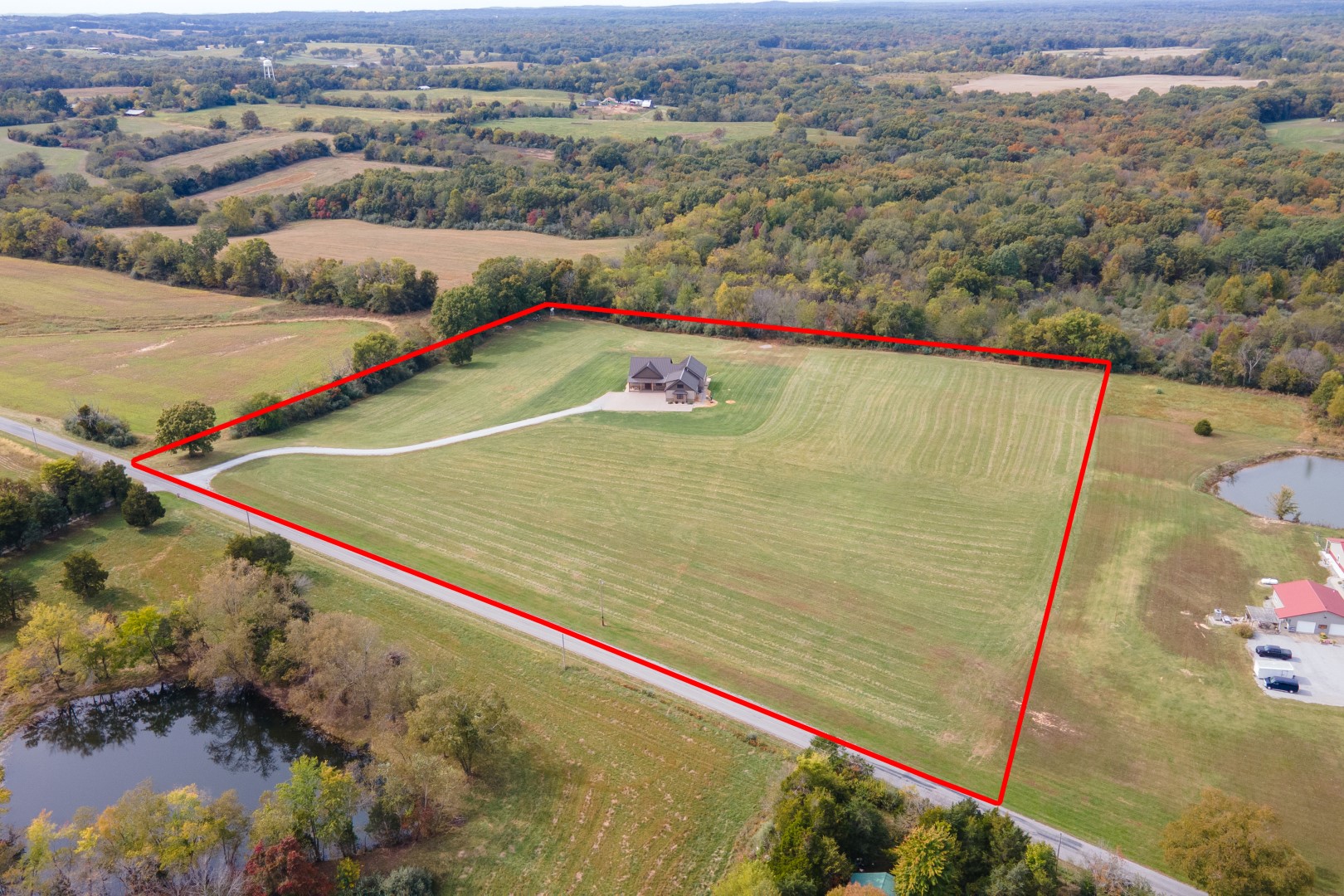 Carbondale, Illinois, 62902, United States, 3 Bedrooms Bedrooms, ,8 BathroomsBathrooms,Residential,For Sale,1986074