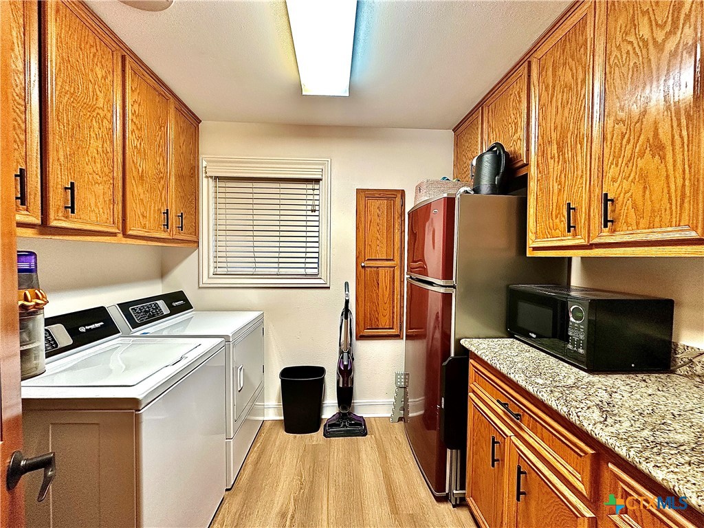 Victoria, Texas, 77904, United States, 4 Bedrooms Bedrooms, ,4 BathroomsBathrooms,Residential,For Sale,1989568