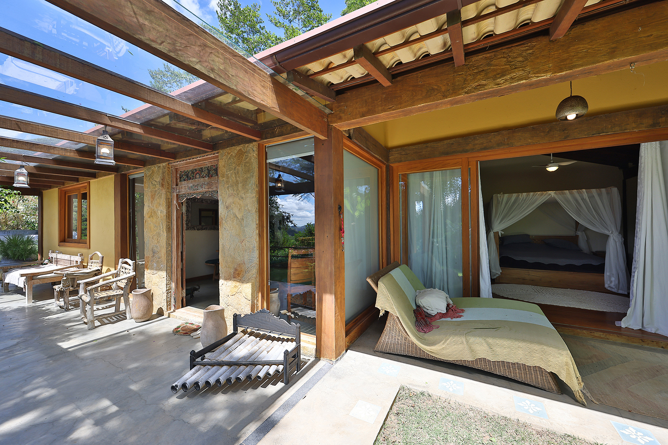  Private retreat surrounded by nature with two residences and mountain views - 物件實景