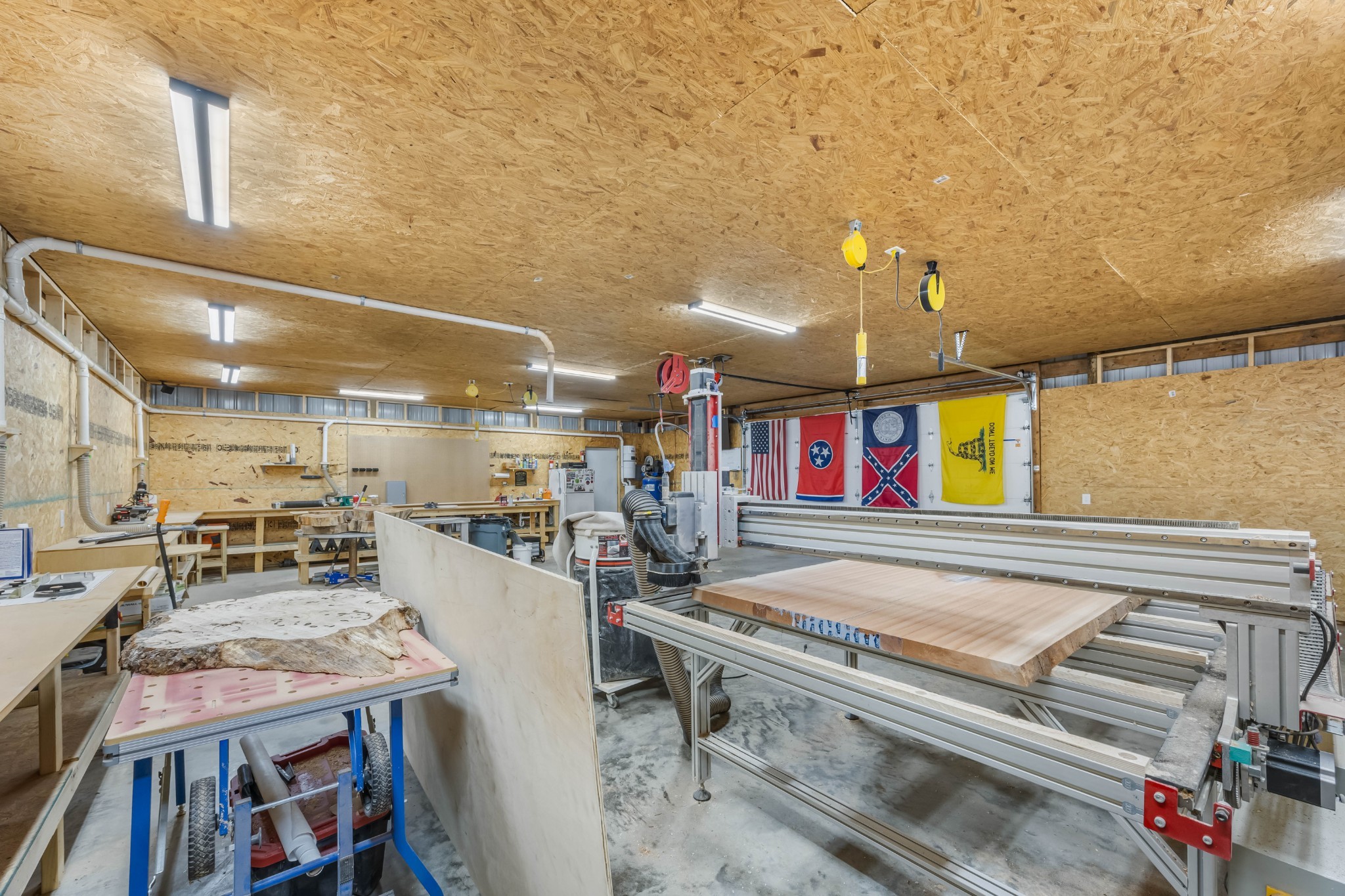 Dover, Tennessee, 37058, United States, 2 Bedrooms Bedrooms, ,2 BathroomsBathrooms,Residential,For Sale,2007547