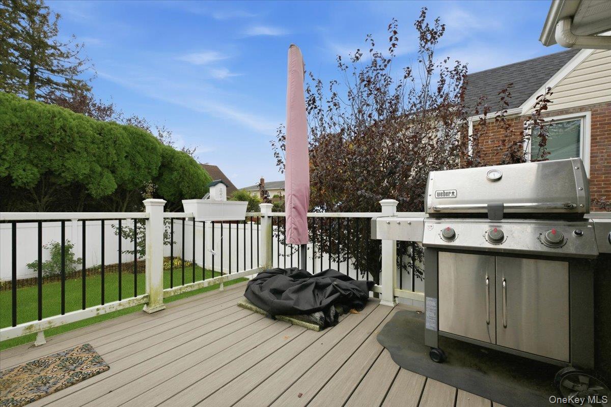 Merrick, New York, 11566, United States, 3 Bedrooms Bedrooms, ,3 BathroomsBathrooms,Residential,For Sale,1986518