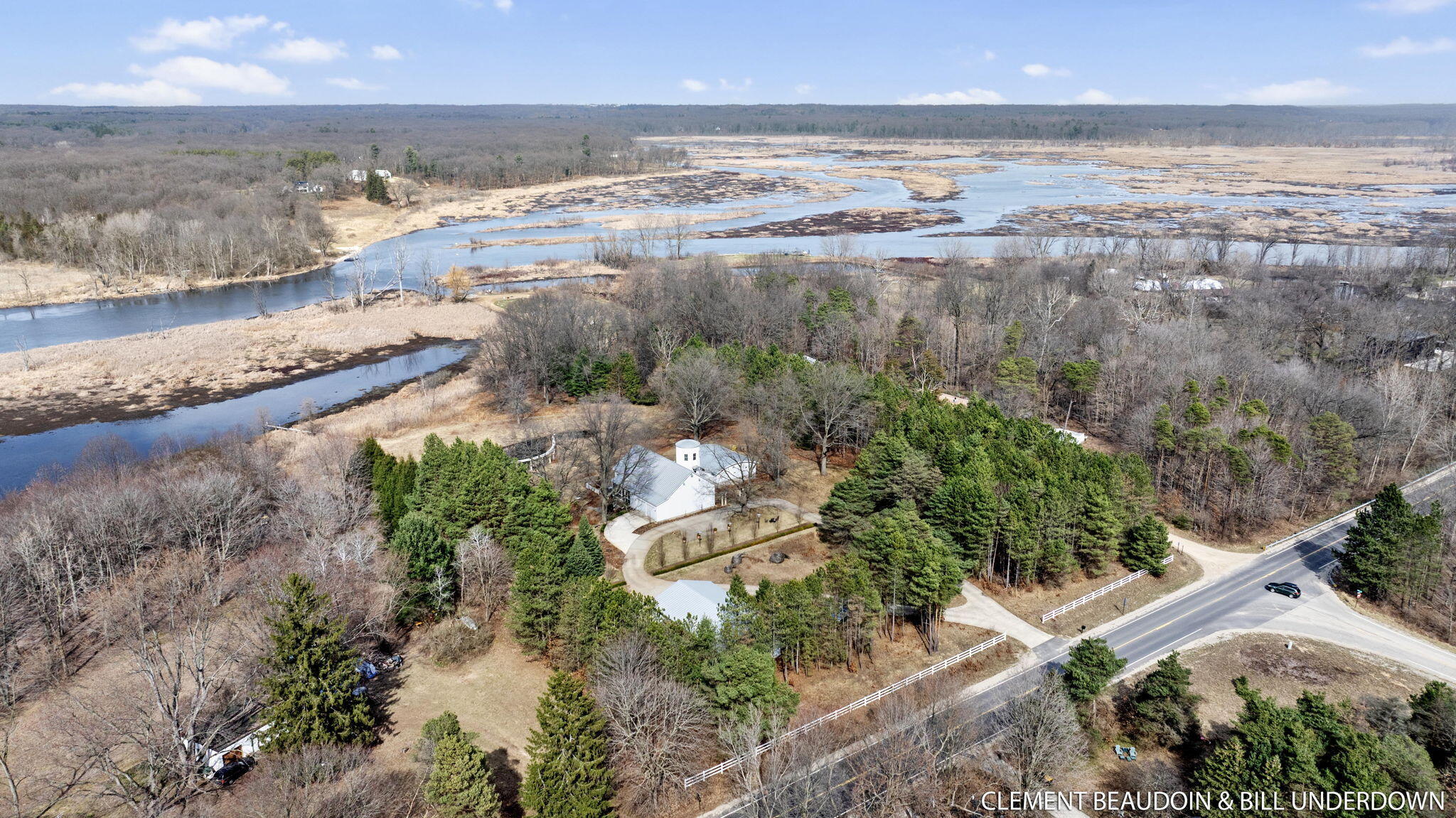 Fennville, Michigan, 49408, United States, 5 Bedrooms Bedrooms, ,7 BathroomsBathrooms,Residential,For Sale,1973707