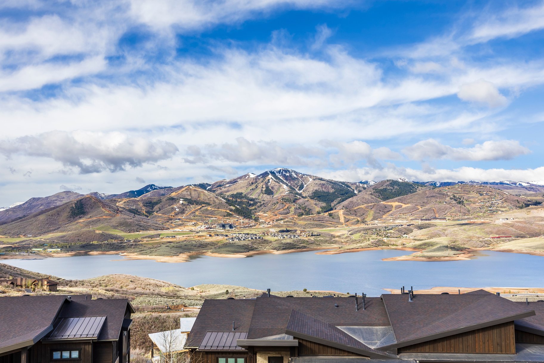  Premium Location at Shoreline with Main Level Master & Unobstructed Views - 物件實景