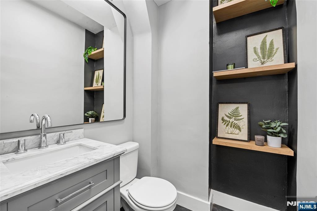 Jersey City, New Jersey, 07306, United States, 9 Bedrooms Bedrooms, ,6 BathroomsBathrooms,Residential,For Sale,1926264