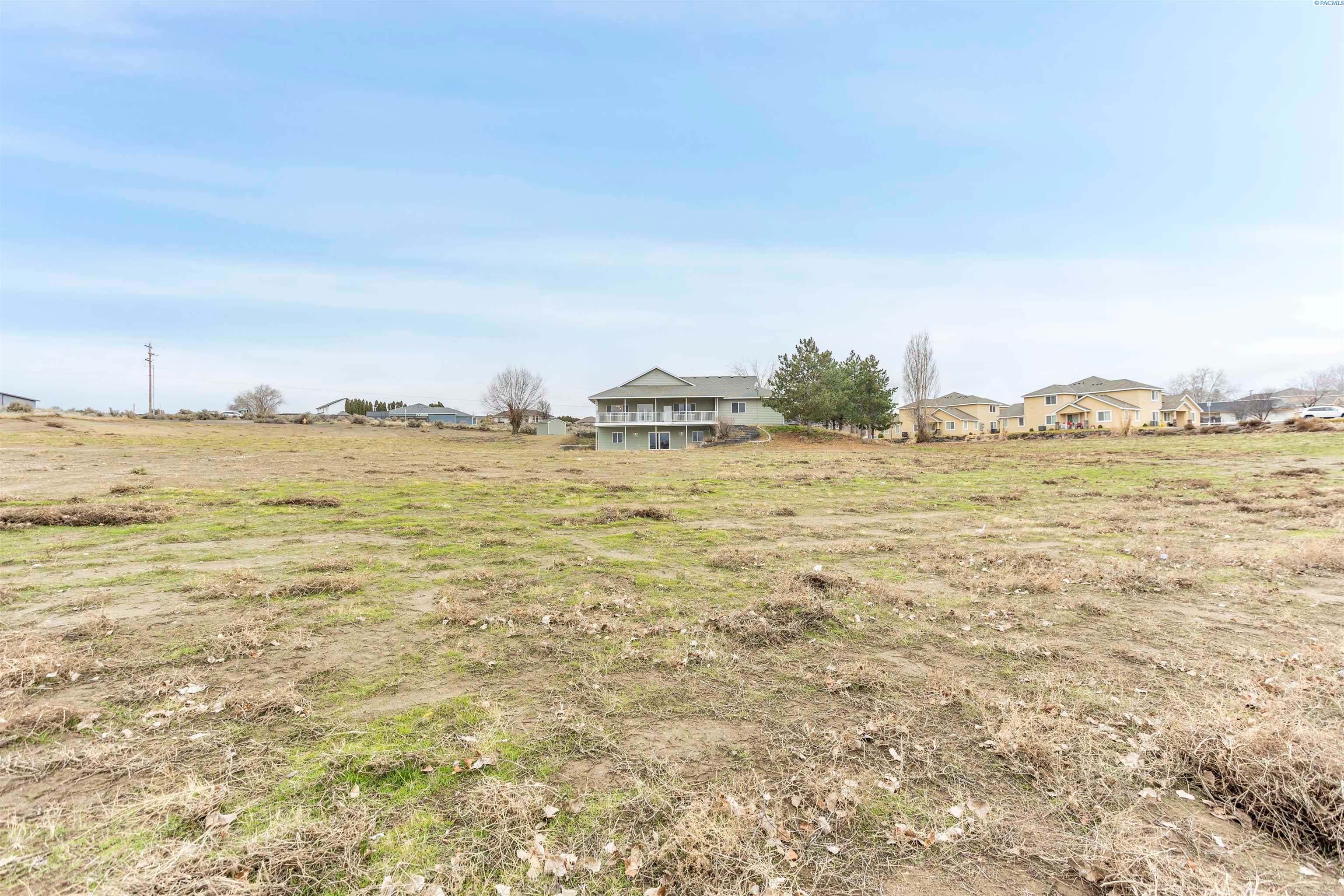 West Richland, Washington, 99353, United States, 5 Bedrooms Bedrooms, ,3 BathroomsBathrooms,Residential,For Sale,1923424