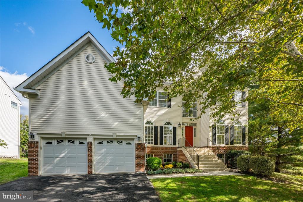 Leesburg, Virginia, 20175, United States, 5 Bedrooms Bedrooms, ,4 BathroomsBathrooms,Residential,For Sale,1987401