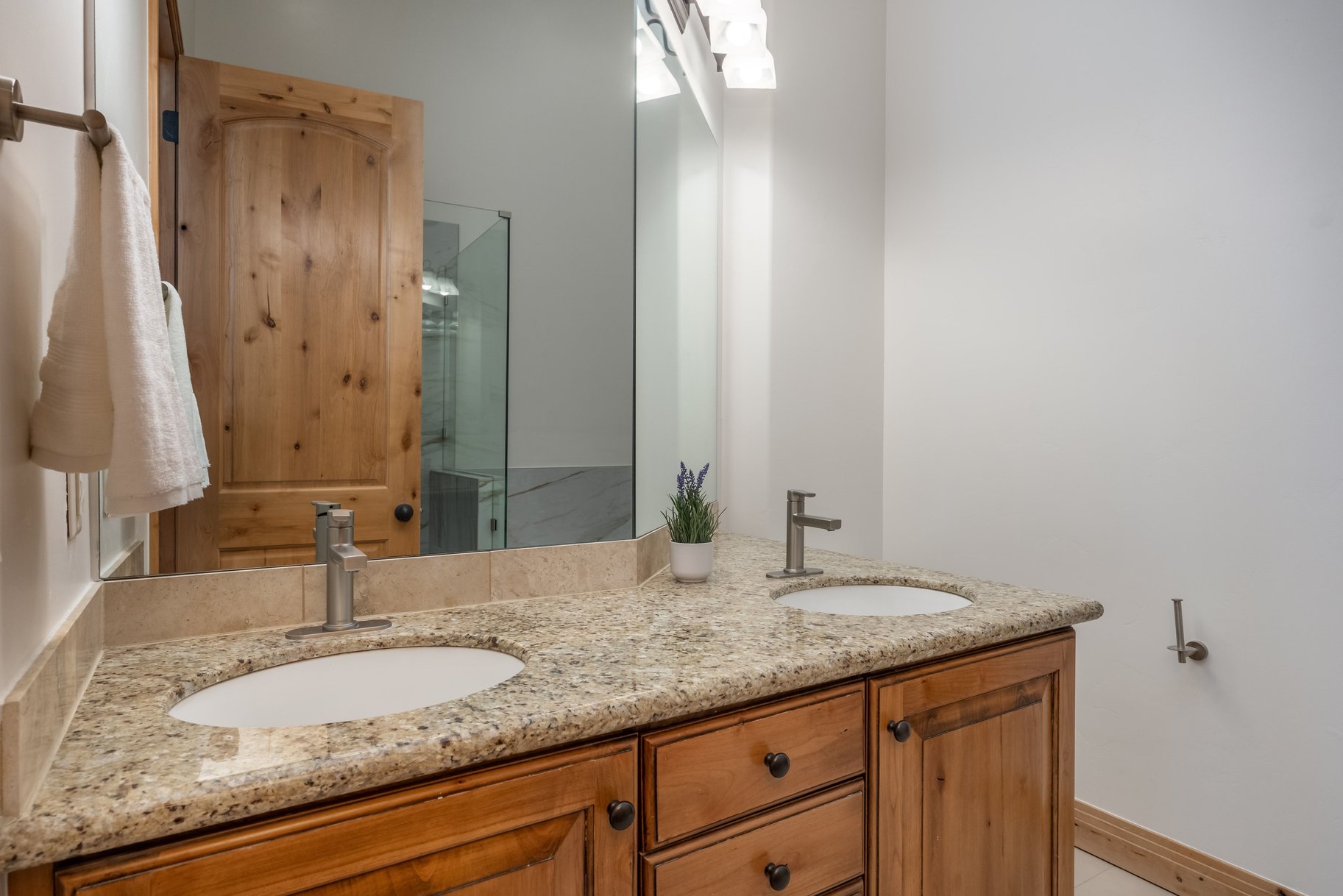  Modern Design Meets Alpine Charm in Jeremy Ranch - 物件實景