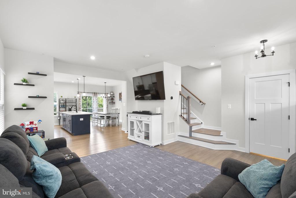Frederick, Maryland, 21702, United States, 4 Bedrooms Bedrooms, ,4 BathroomsBathrooms,Residential,For Sale,2048638