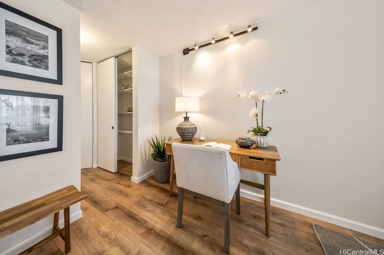 Honolulu, Hawaii, 96816, United States, 2 Bedrooms Bedrooms, ,2 BathroomsBathrooms,Residential,For Sale,1836905
