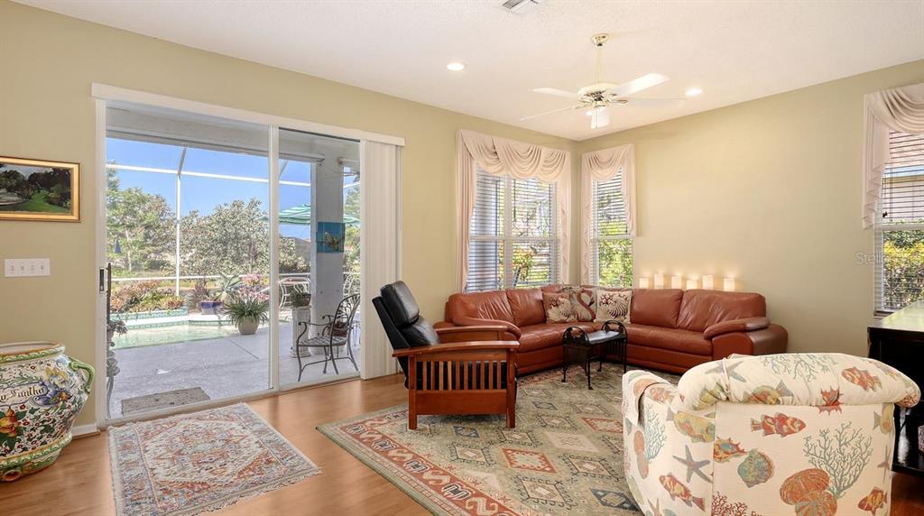 Bradenton, Florida, 34210, United States, 3 Bedrooms Bedrooms, ,2 BathroomsBathrooms,Residential,For Sale,1792897