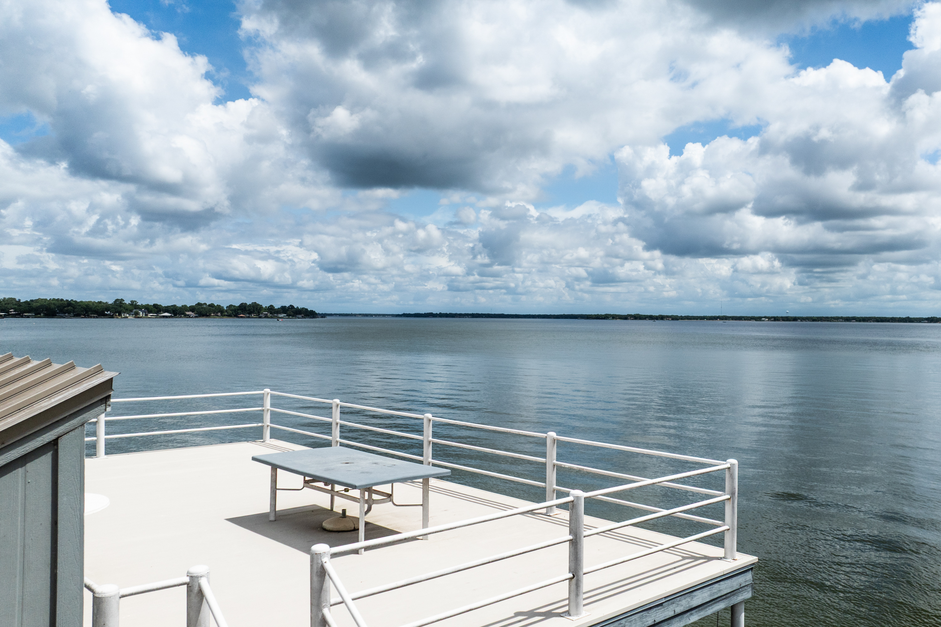  Waterfront Compound on 3.746 Acres at Cedar Creek Lake - 物件實景