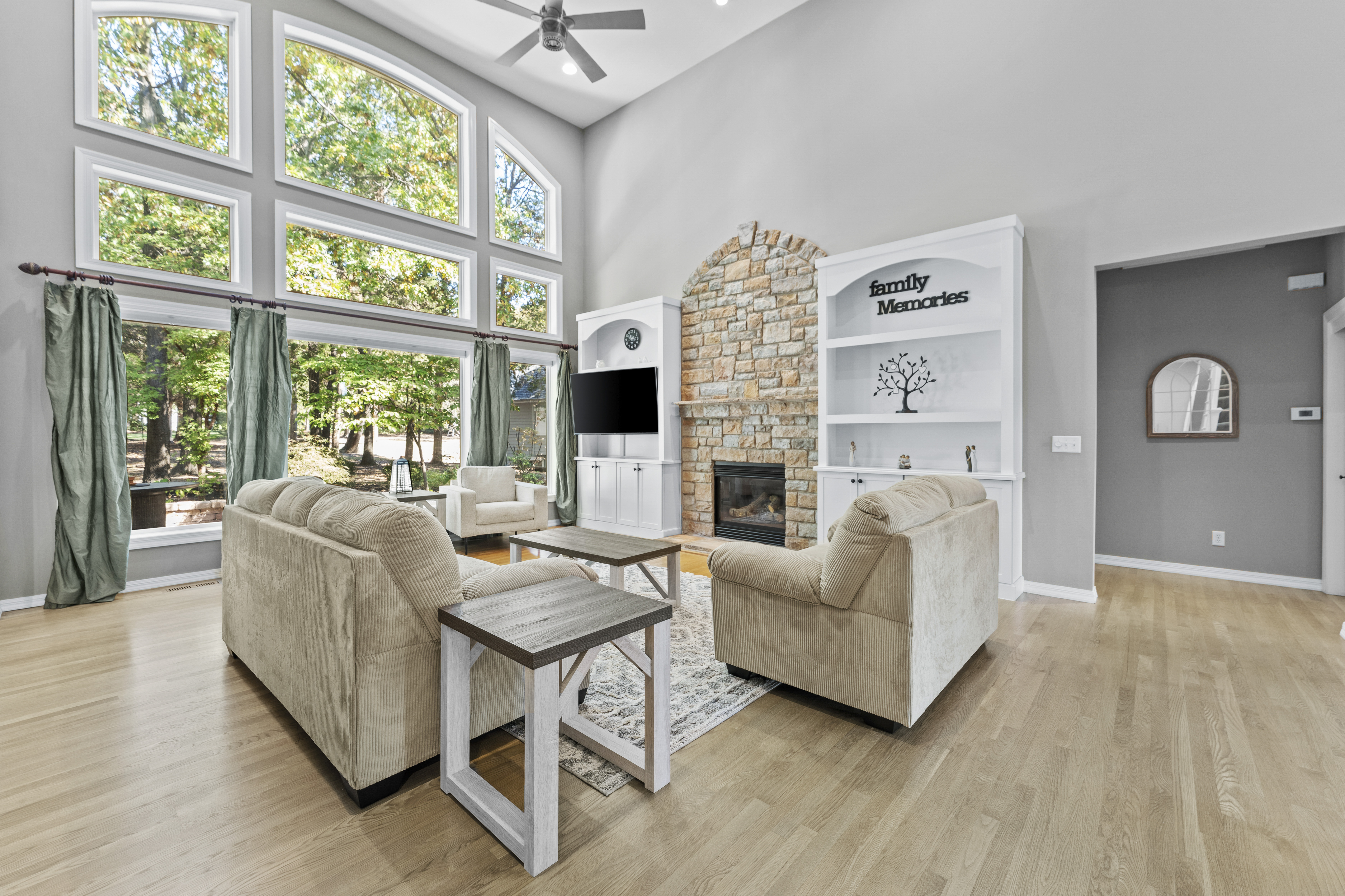  Experience resort-style living in this stunning 1.5-story home - 物件實景