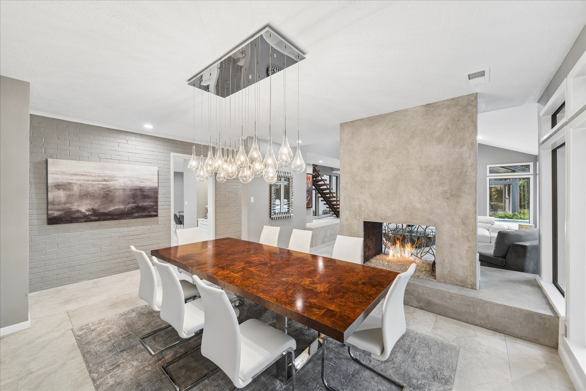  2411 Oakbank Drive - 物件實景