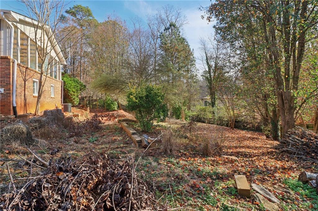 Smyrna, Georgia, 30082, United States, 6 Bedrooms Bedrooms, ,3 BathroomsBathrooms,Residential,For Sale,2002854