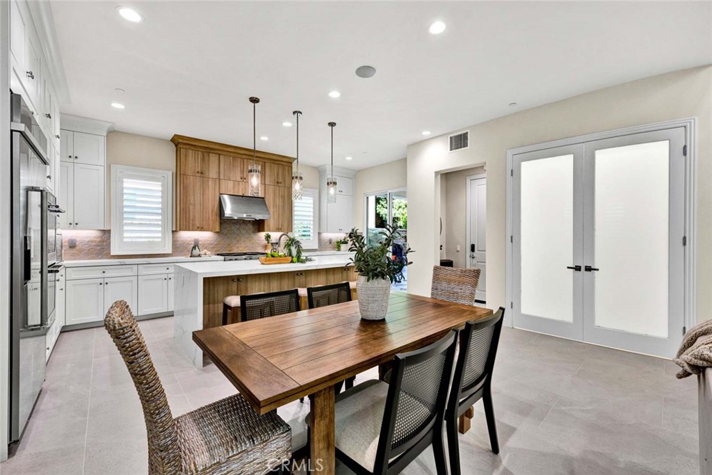 Lake Forest, California, 92630, United States, 4 Bedrooms Bedrooms, ,5 BathroomsBathrooms,Residential,For Sale,1988147