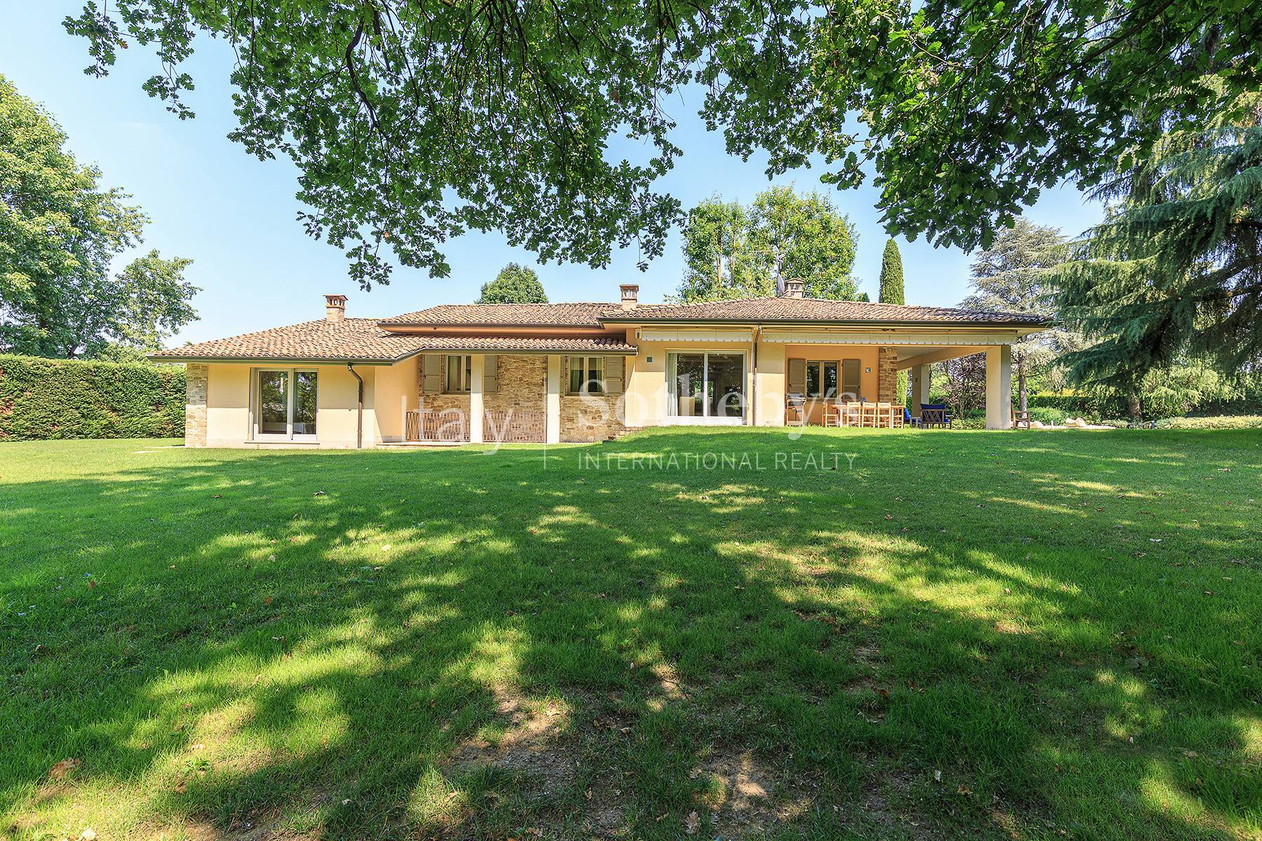  Villa with swimming pool and private woodland in the Trebbia Valley, south of - 物件實景