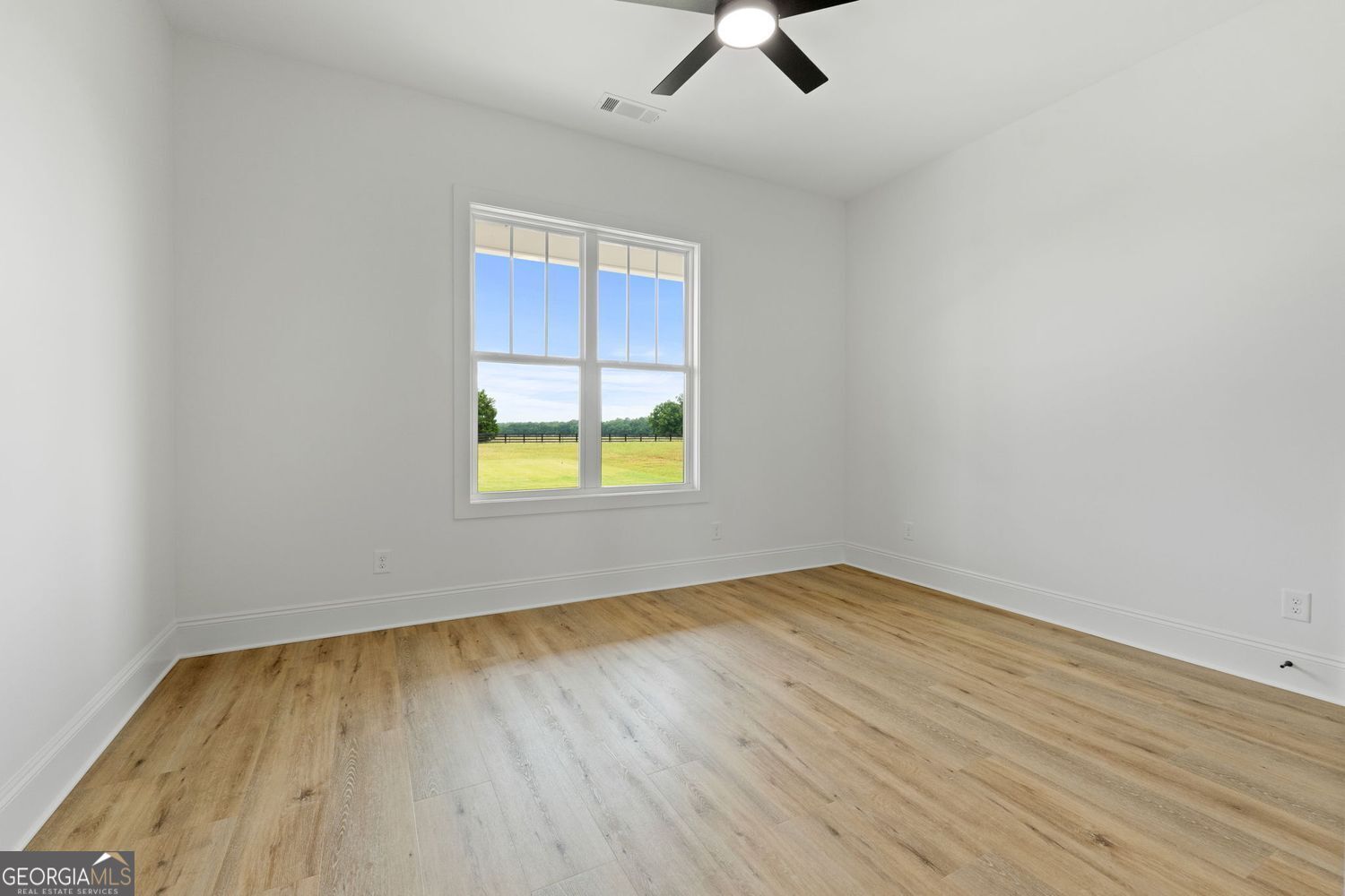 Barnesville, Georgia, 30204, United States, 4 Bedrooms Bedrooms, ,4 BathroomsBathrooms,Residential,For Sale,1859101
