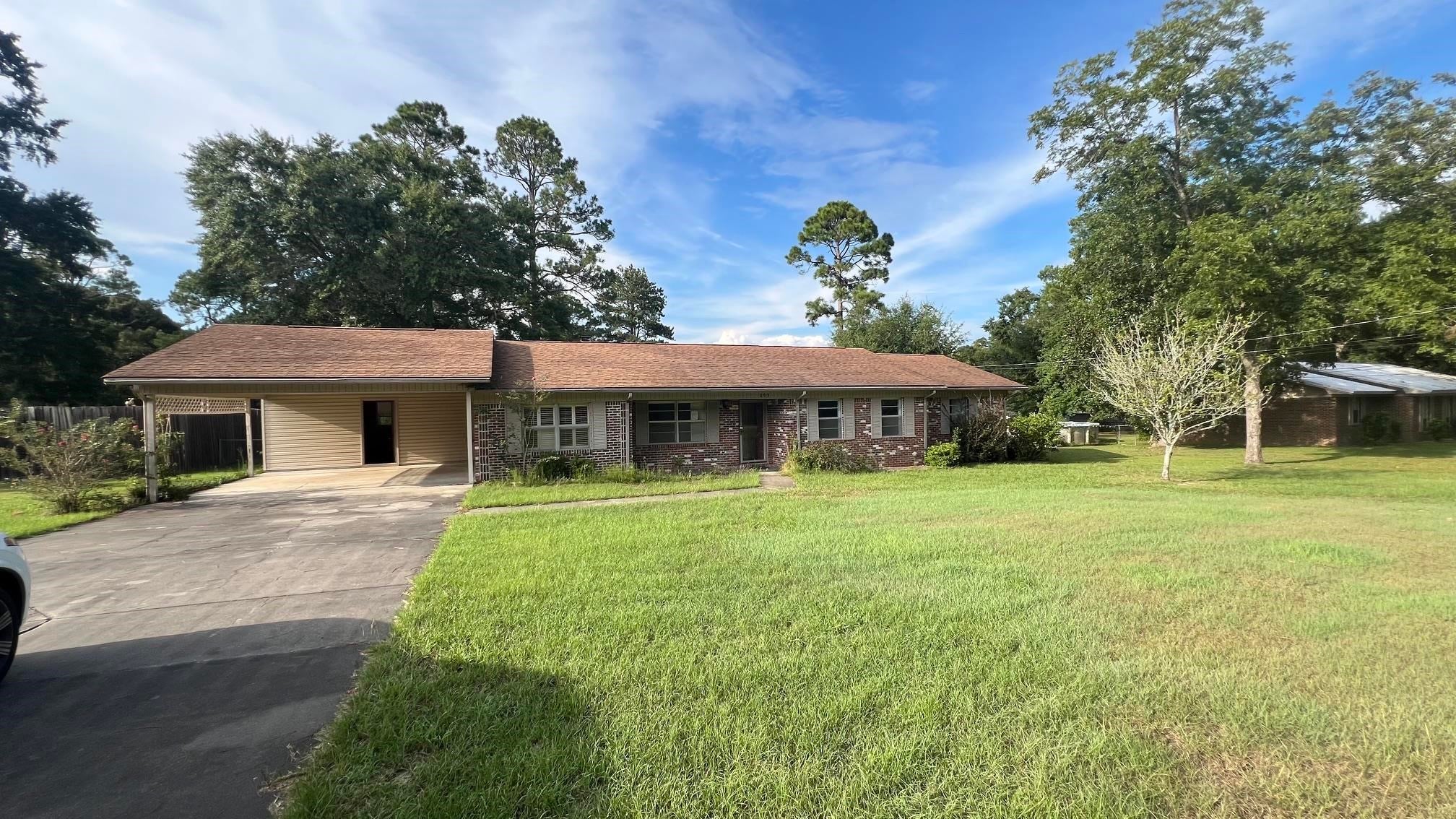 Dahlia Dr, Andalusia, AL 36420