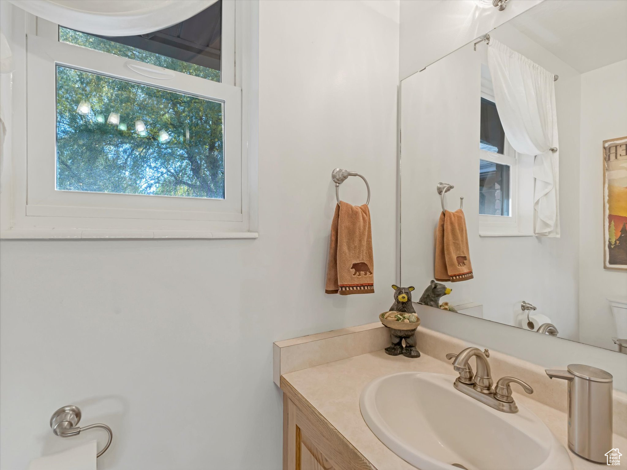 Liberty, Utah, 84310, United States, 4 Bedrooms Bedrooms, ,3 BathroomsBathrooms,Residential,For Sale,1989543