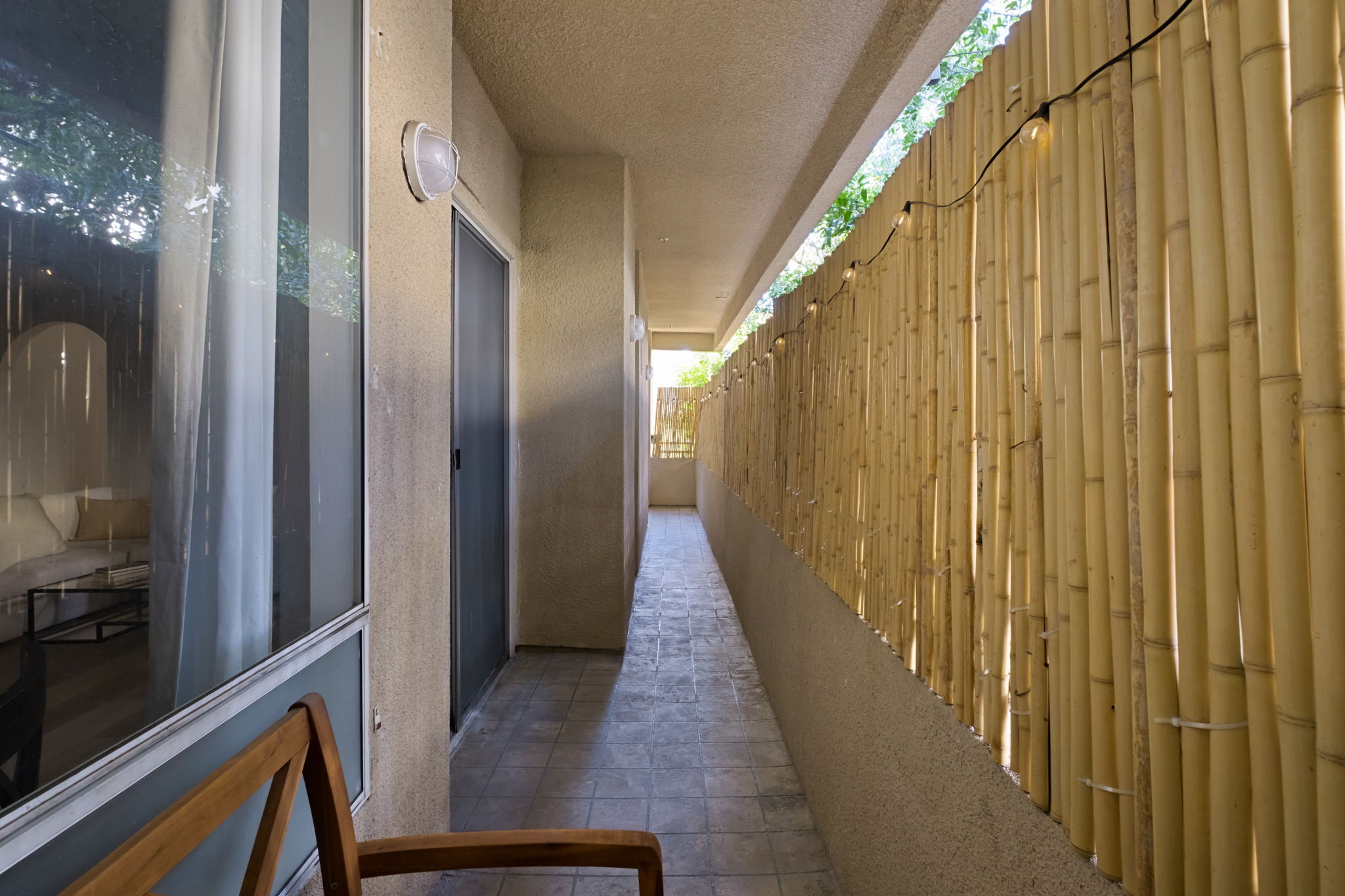 4943 Rosewood Ave - 物件實景