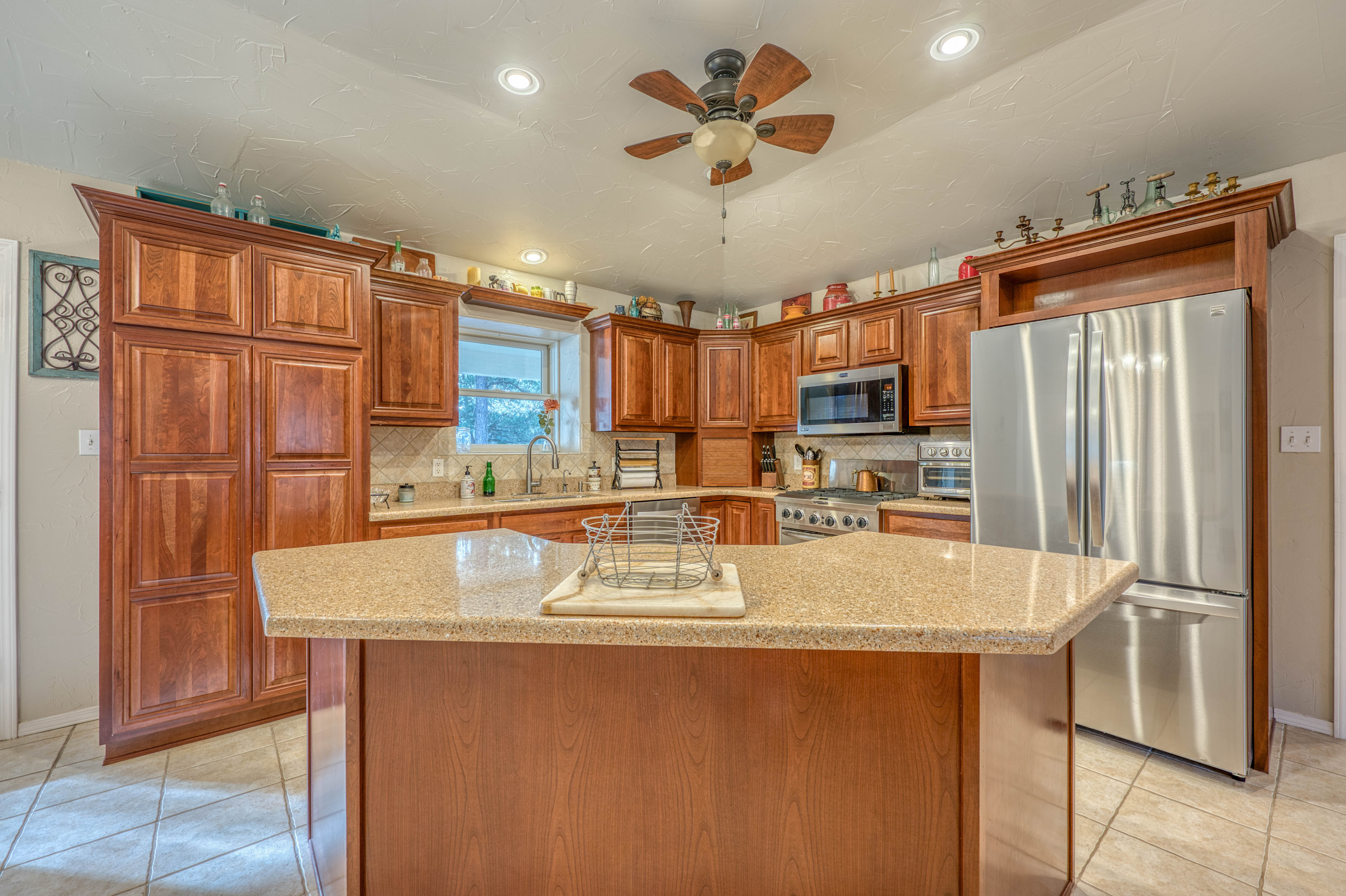 Alto, New Mexico, 88312, United States, 3 Bedrooms Bedrooms, ,2 BathroomsBathrooms,Residential,For Sale,2005100