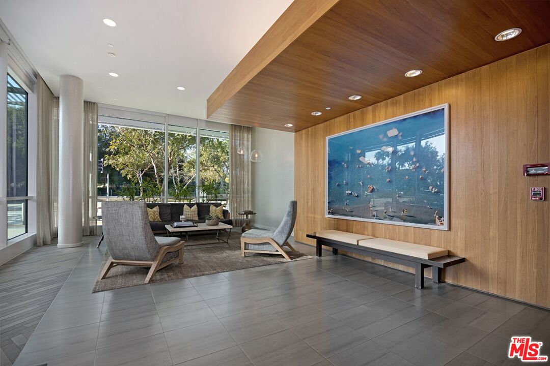 Santa Monica, California, 90401, United States, 2 Bedrooms Bedrooms, ,2 BathroomsBathrooms,Residential,For Sale,2001911