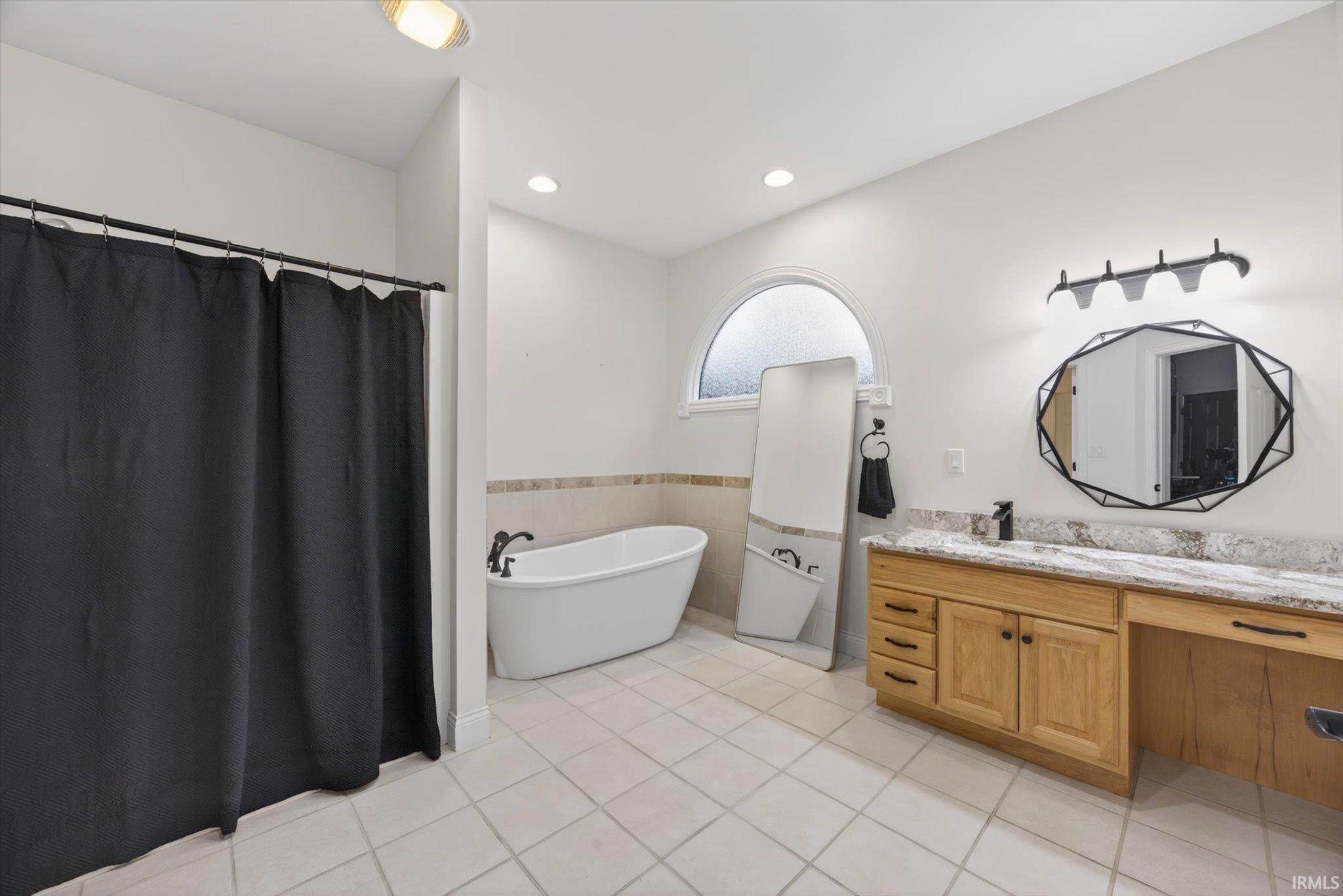 Bloomington, Indiana, 47401, United States, 4 Bedrooms Bedrooms, ,6 BathroomsBathrooms,Residential,For Sale,2048103