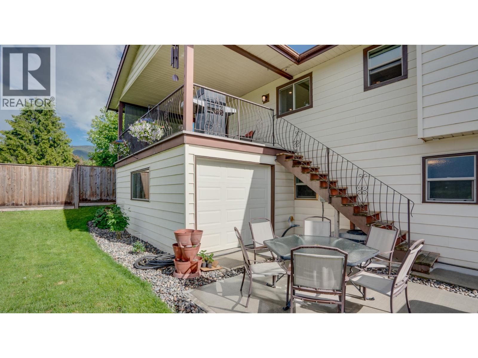 ARMSTRONG, British Columbia, V4Y 0B3, CA, 4 Bedrooms Bedrooms, ,2 BathroomsBathrooms,Residential,For Sale,1950406