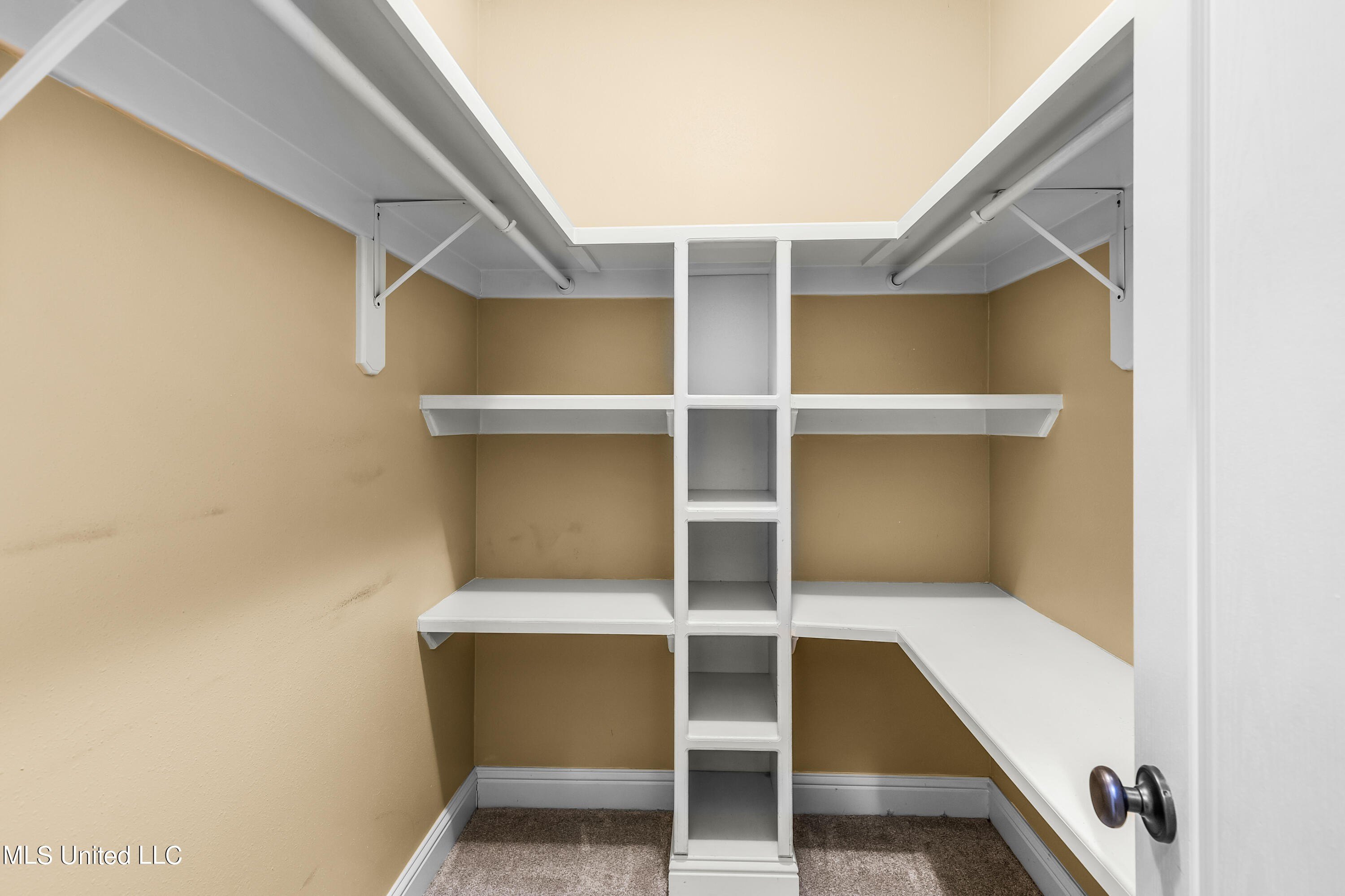 Ocean Springs, Mississippi, 39564, United States, 4 Bedrooms Bedrooms, ,3 BathroomsBathrooms,Residential,For Sale,1978241