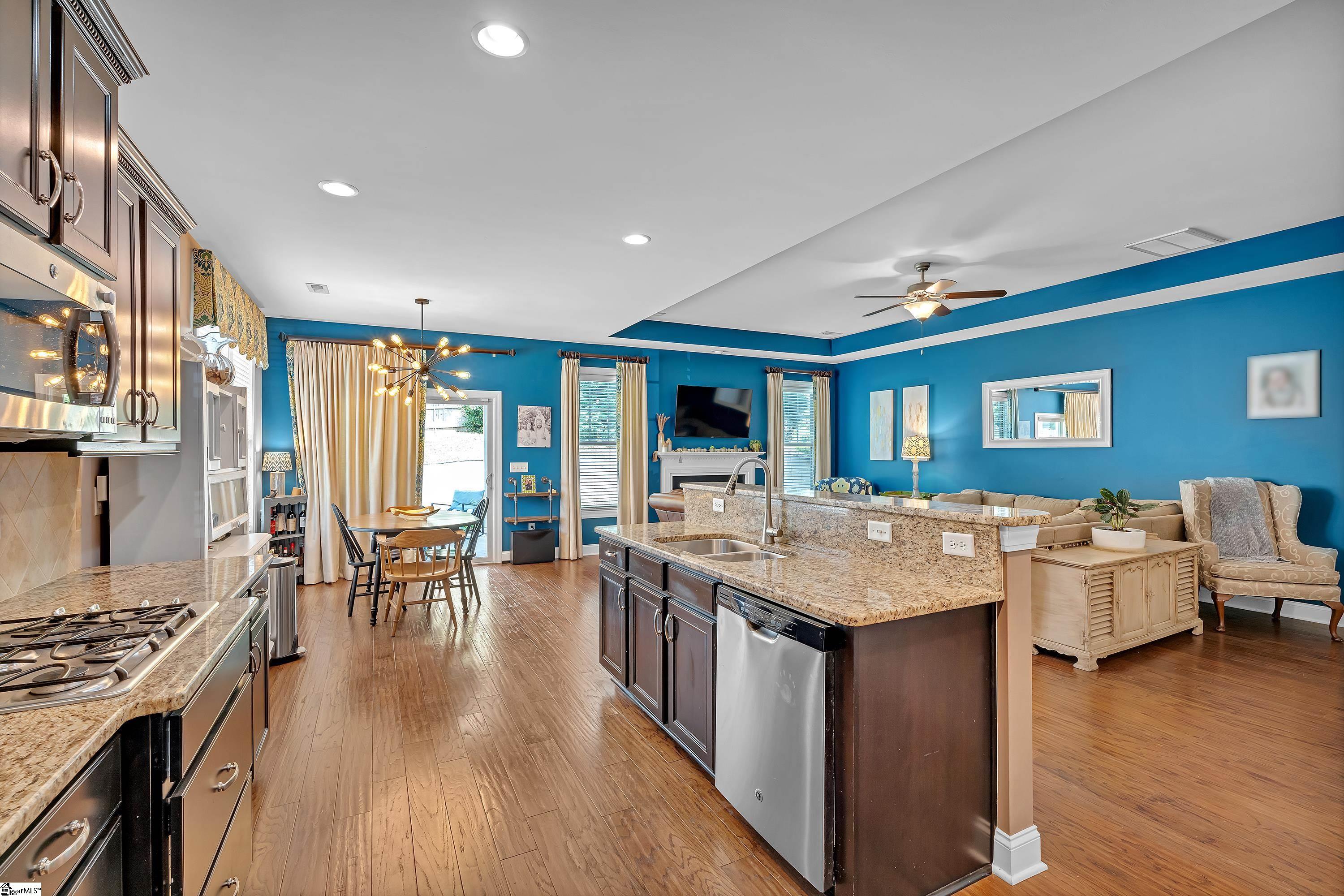 Greenville, South Carolina, 29615, United States, 5 Bedrooms Bedrooms, ,4 BathroomsBathrooms,Residential,For Sale,1827881