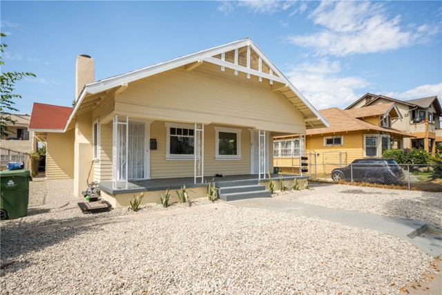 Los Angeles, California, 90062, United States, 7 Bedrooms Bedrooms, ,Residential,For Sale,1974171