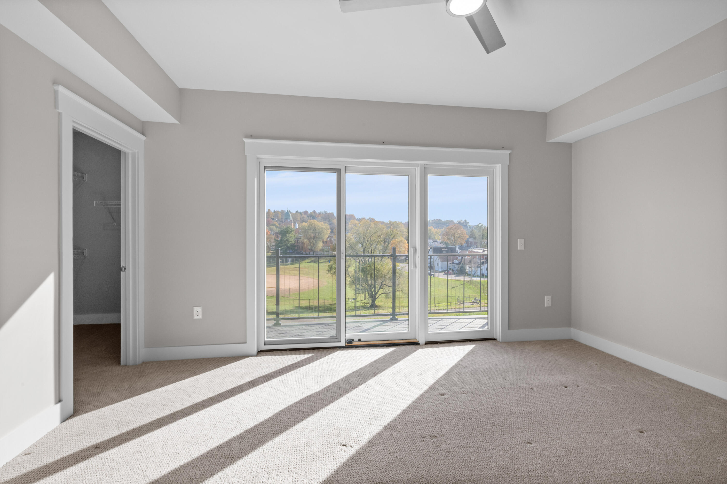 Dayton, Kentucky, 41074, United States, 2 Bedrooms Bedrooms, ,3 BathroomsBathrooms,Residential,For Sale,1995774