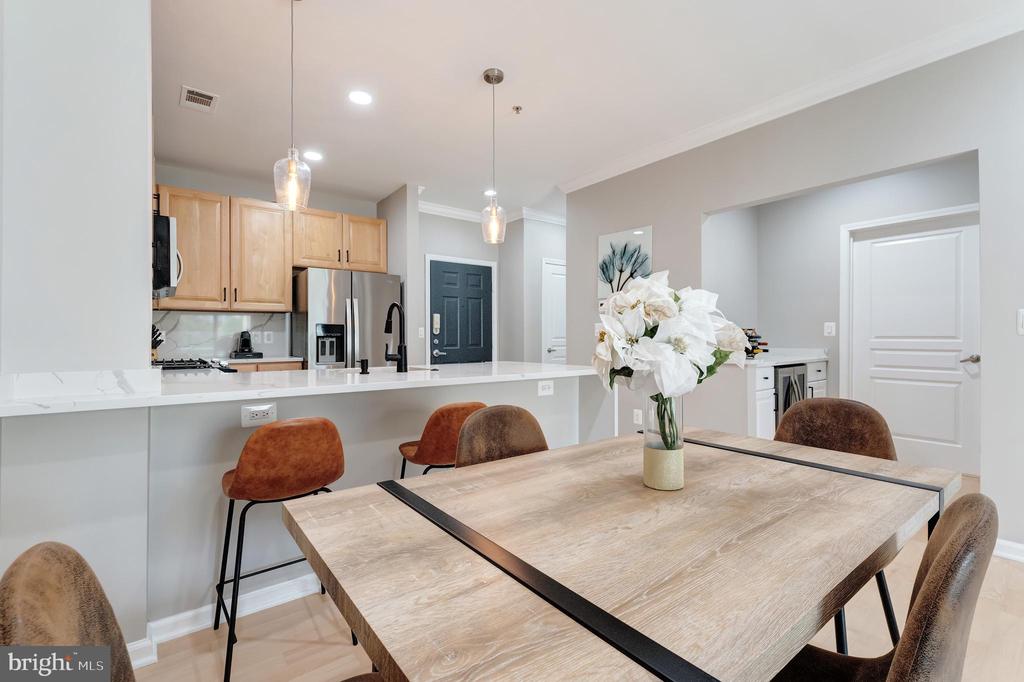 Reston, Virginia, 20190, United States, 2 Bedrooms Bedrooms, ,2 BathroomsBathrooms,Residential,For Sale,1904238