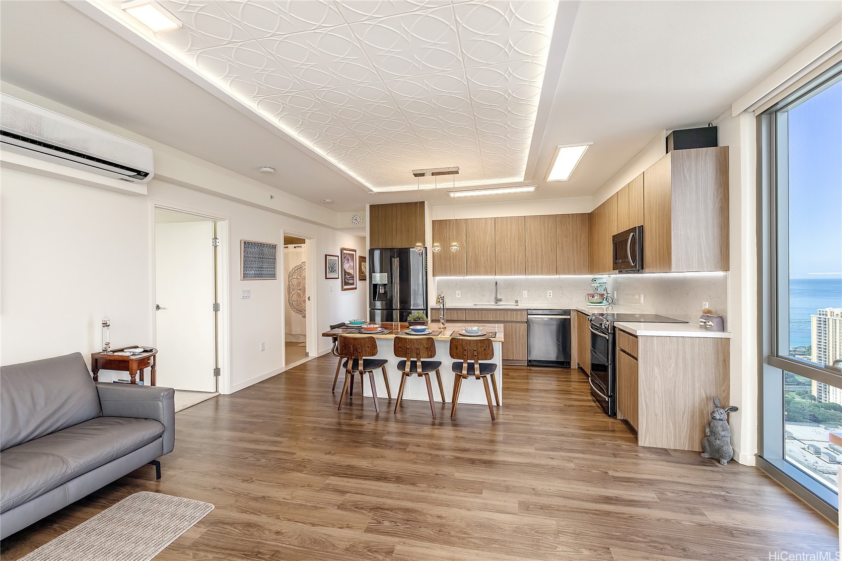 Honolulu, Hawaii, 96814, United States, 2 Bedrooms Bedrooms, ,2 BathroomsBathrooms,Residential,For Sale,1837797