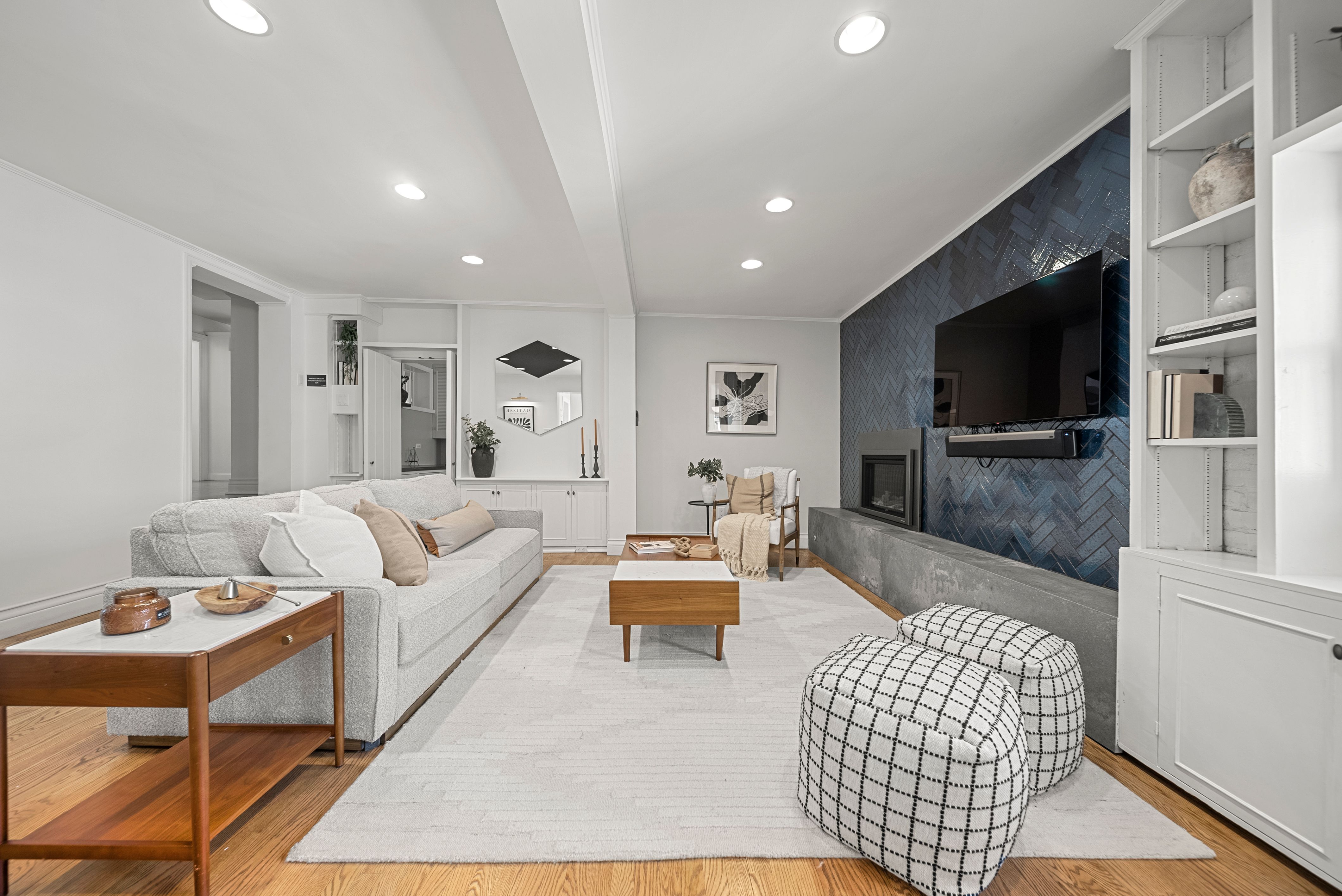  This Home Blends Historic Character with Modern Functionality - 物件實景
