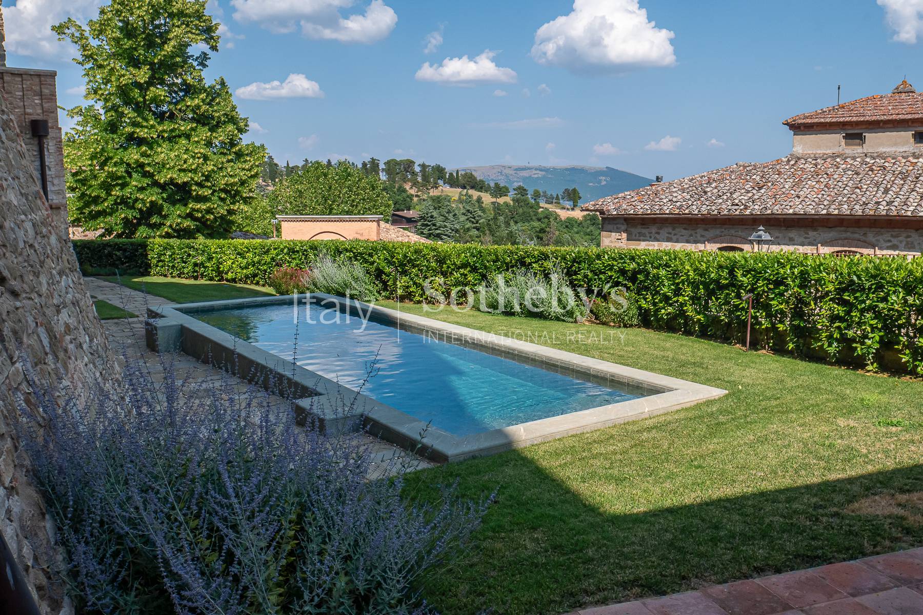  Meticulously Restored Historic Residence with Swimming Pool - 物件實景