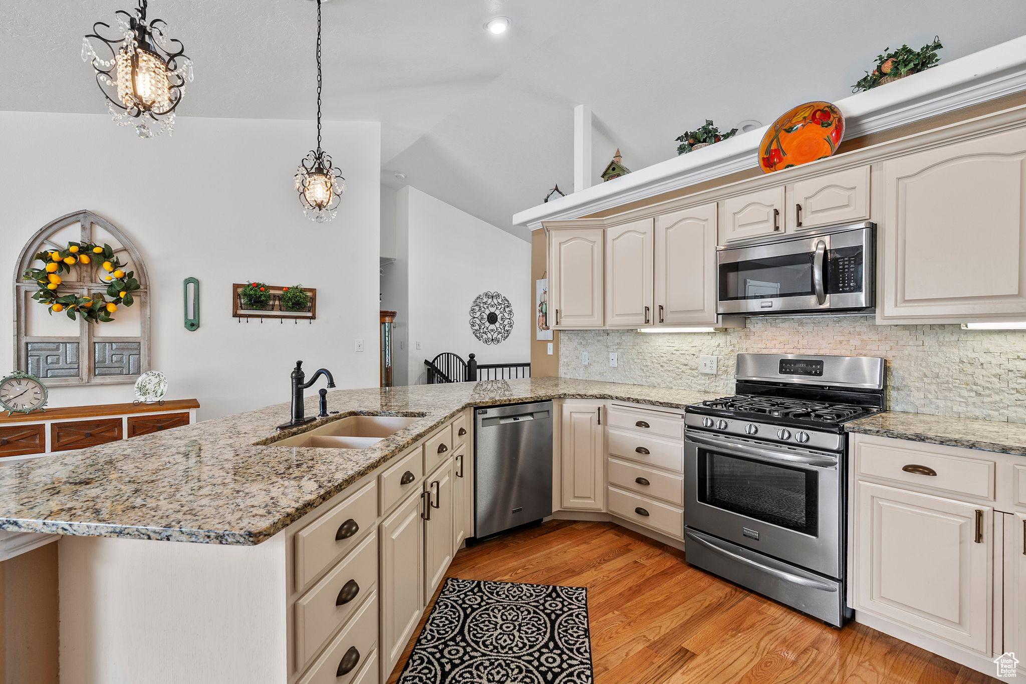 Heber City, Utah, 84032, United States, 5 Bedrooms Bedrooms, ,3 BathroomsBathrooms,Residential,For Sale,1836891