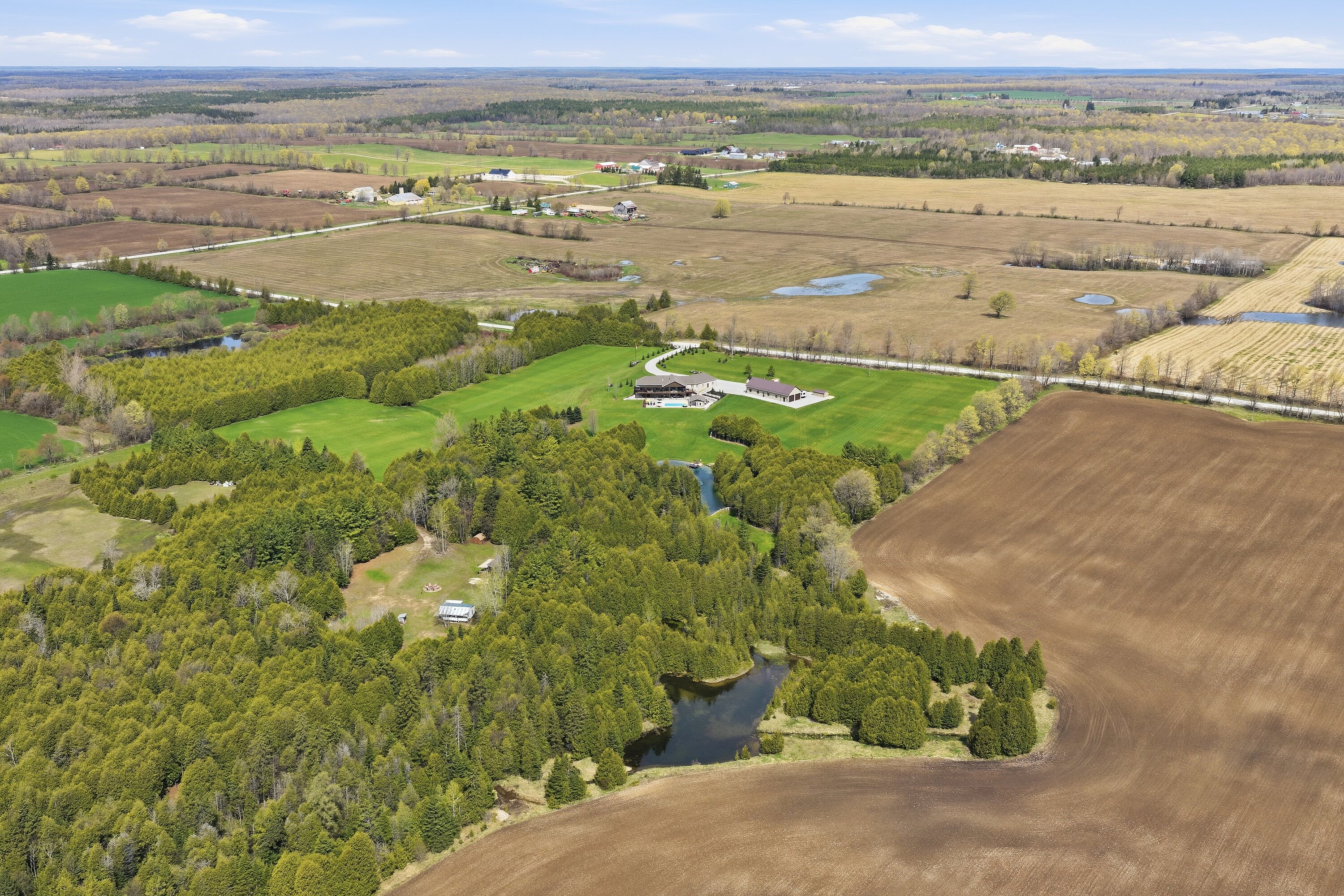  43 Acre Estate Near Markdale - 物件實景