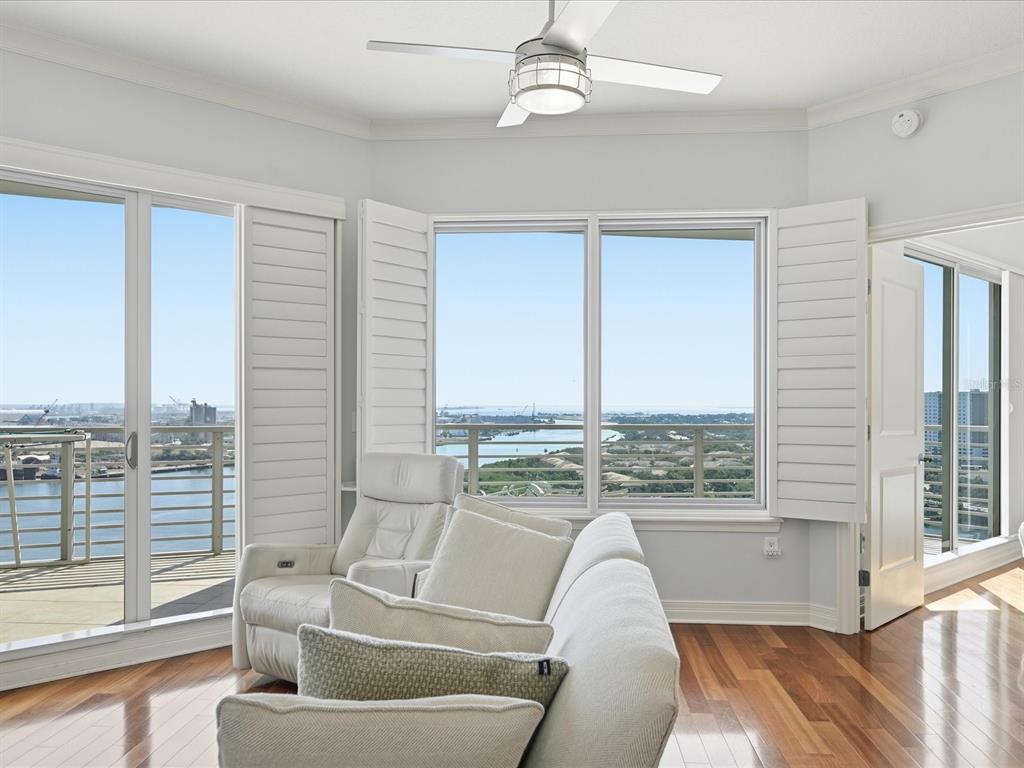 Tampa, Florida, 33602, United States, 2 Bedrooms Bedrooms, ,3 BathroomsBathrooms,Residential,For Sale,2003019